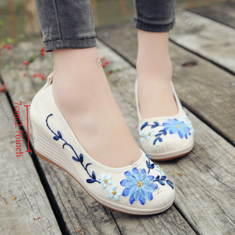 Ethnic Fashion For Ladies - İşlemeli Kadın Konforlu Platform Topuklu Ayakkabılar